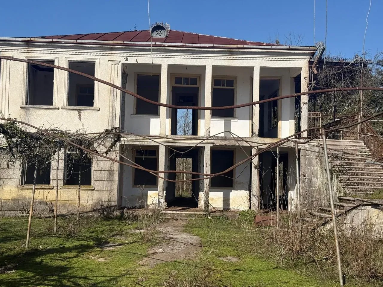 КАПИТАЛЬНЫЙ ДОМ НА 20 СОТКАХ В ОЧАМЧИРЕ